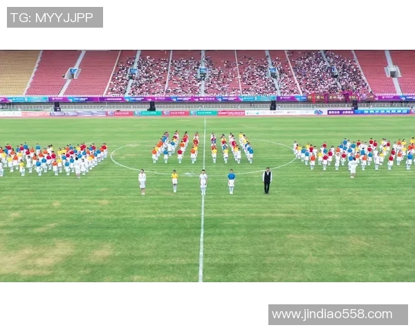 香港足球明星队在宝鸡激情对决展现足球魅力与团队精神